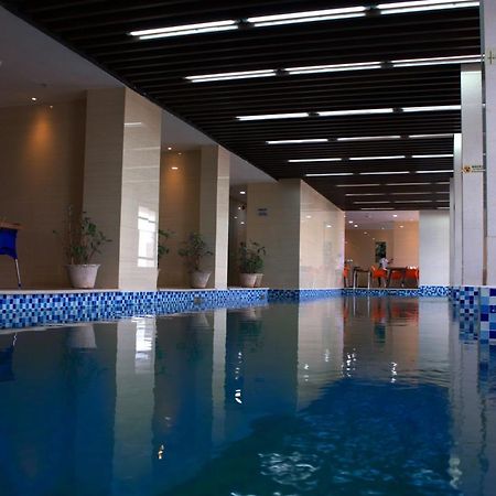 Lark Hotel Дар ес Саалам Екстериор снимка