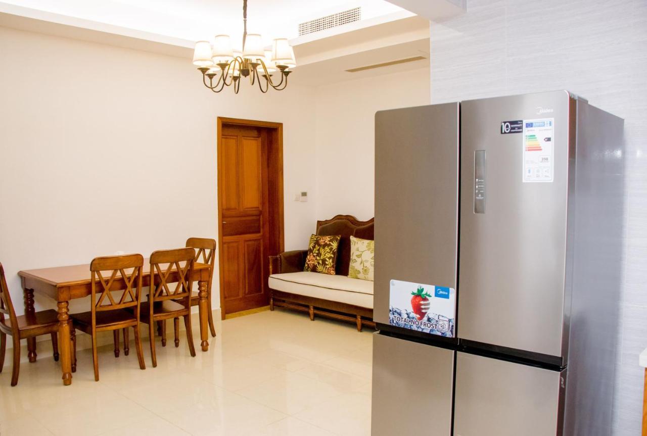 Lark Hotel Дар ес Саалам Екстериор снимка